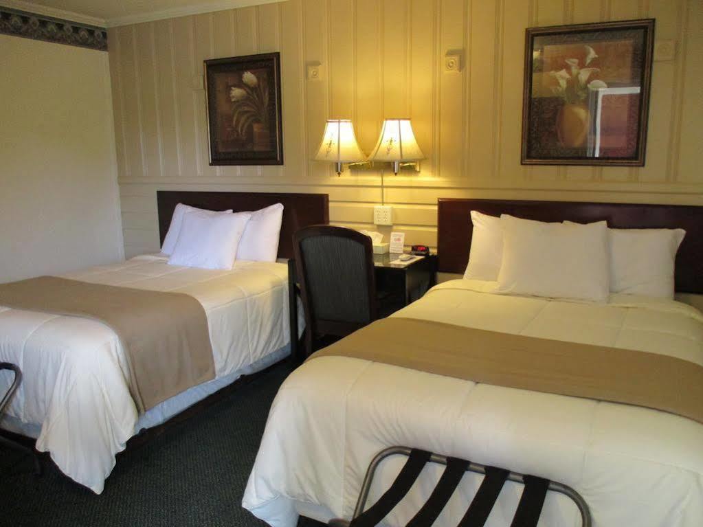 Amherst Inn - Virginia Exterior photo
